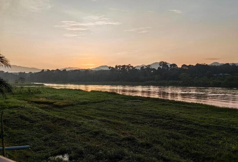 Отель Resort D Rumah Bonda River View Kuala Kangsar