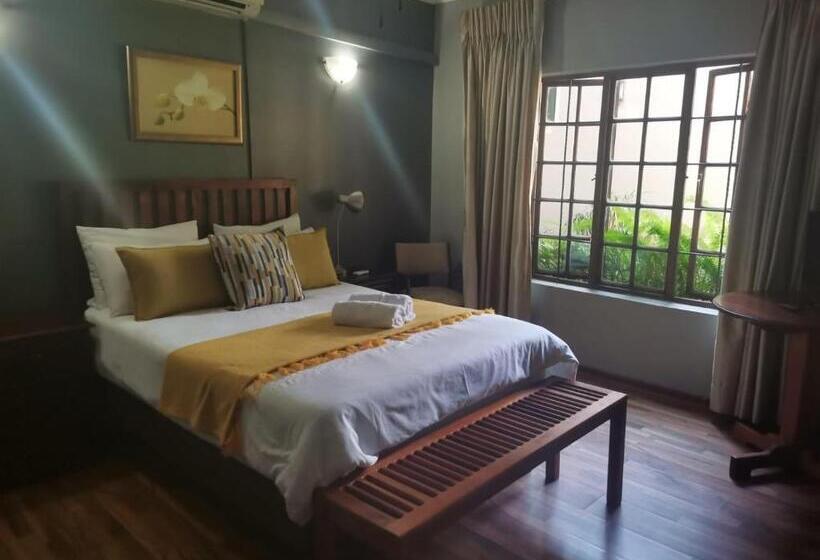 בית מלון כפרי Sanloo Manor Guesthouse