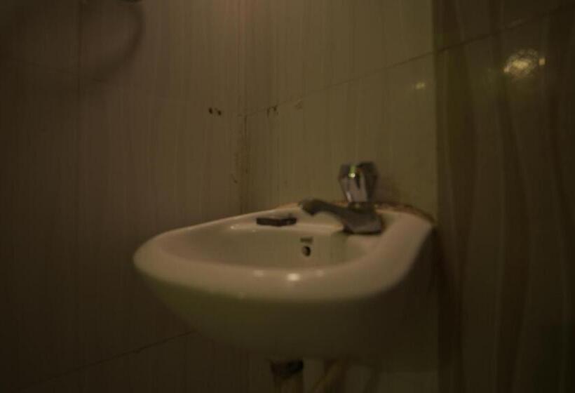 酒店 The Novelty By Wb Inn