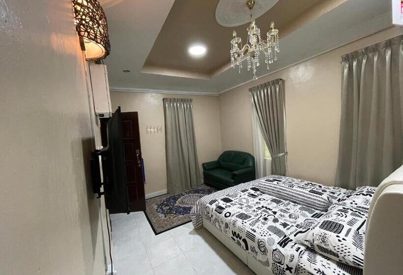 בית מלון כפרי The Raga Chalet