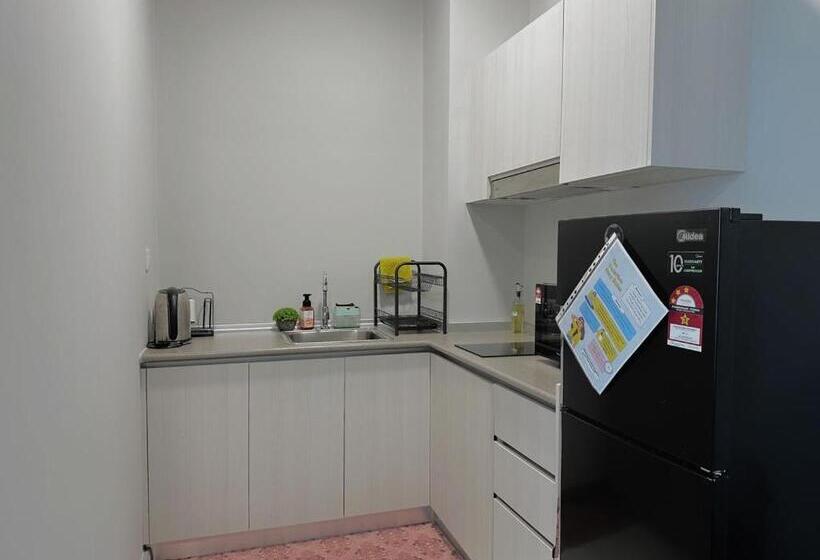 Jesselton Quay By The Vacation Stay