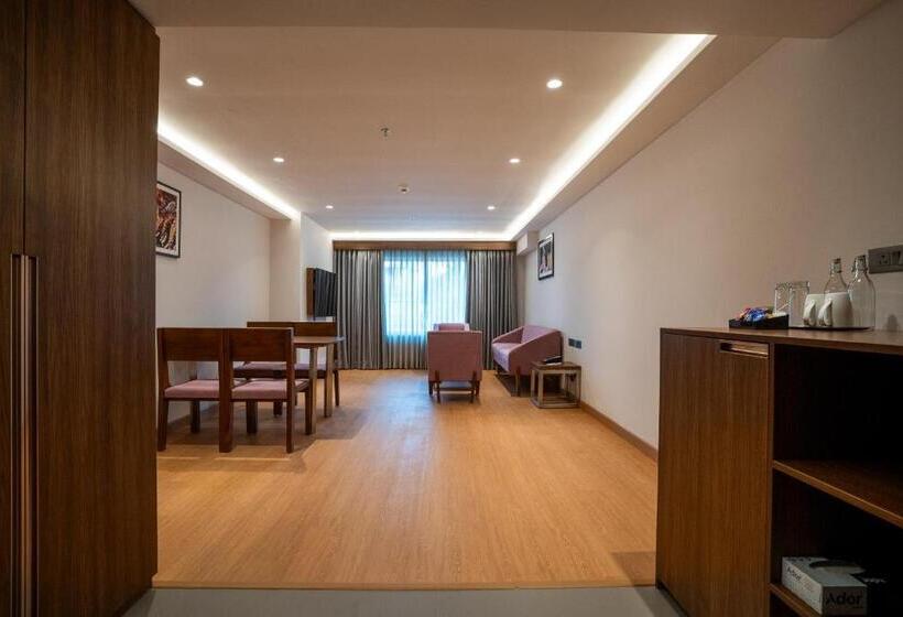 Lilac Hotel Guruvayur