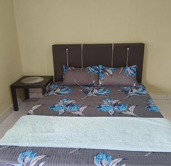 모텔 Alza Budgetstay