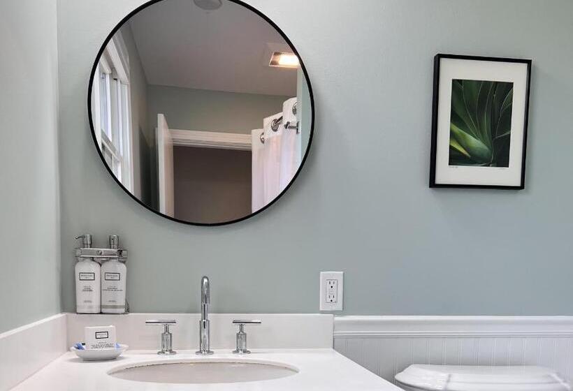 فندق على الطريق Blue Vista Motor Lodge