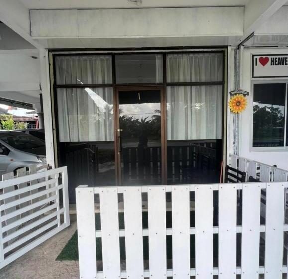 Мотель Heaven Republic Studio