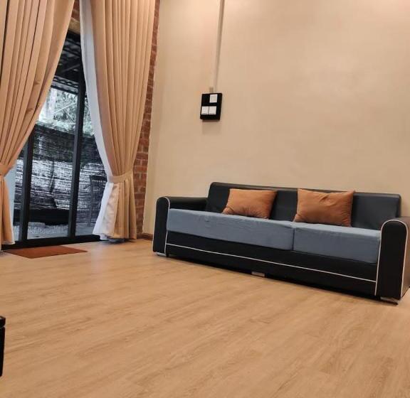 Pensjonat Chalet Kampung Yan