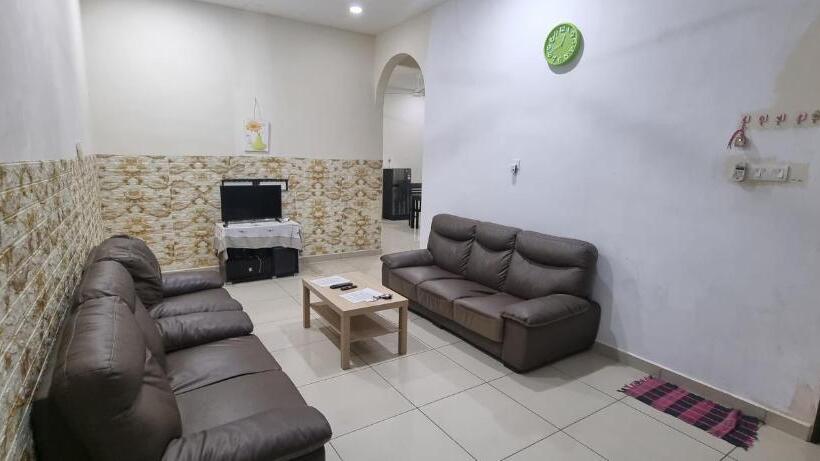 ペンション Homestay Di Jitra