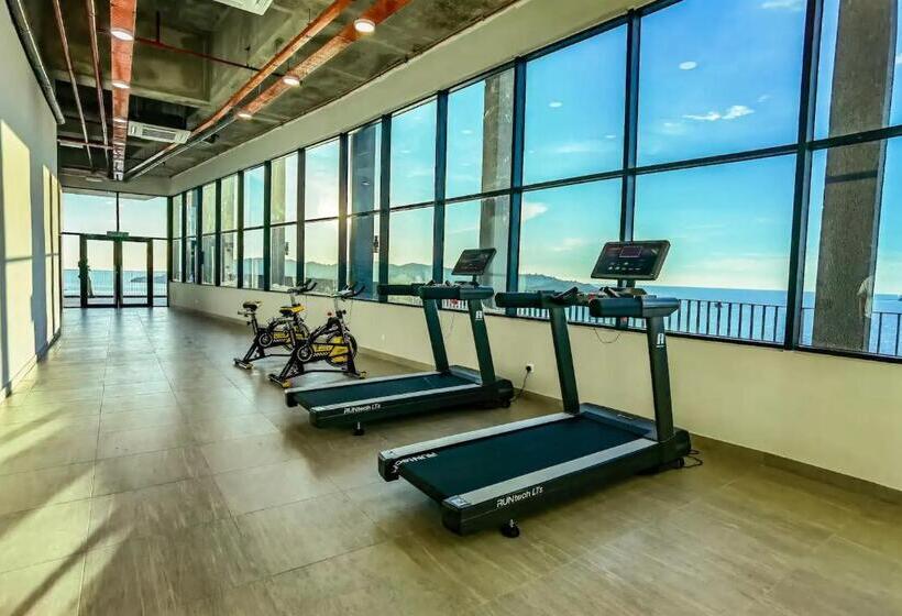 بنسيون Jesselton Quay Sea View