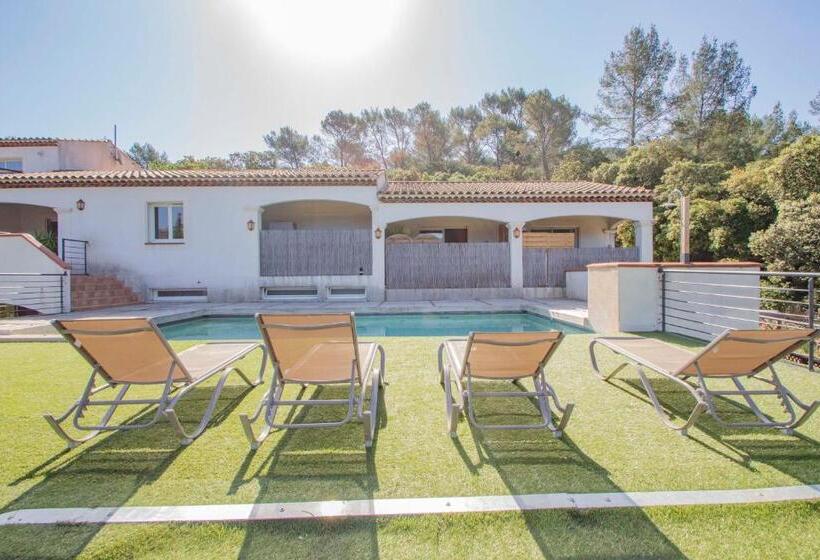 ペンション Romantique Cabane Perchée Avec Spa Vue Panoramique Le Mas Des Faraches Avec Sa Table D Hôte