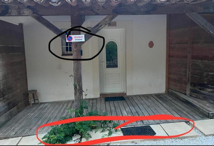 ペンション Romantique Cabane Perchée Avec Spa Vue Panoramique Le Mas Des Faraches Avec Sa Table D Hôte