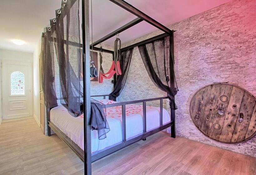 ペンション Romantique Cabane Perchée Avec Spa Vue Panoramique Le Mas Des Faraches Avec Sa Table D Hôte