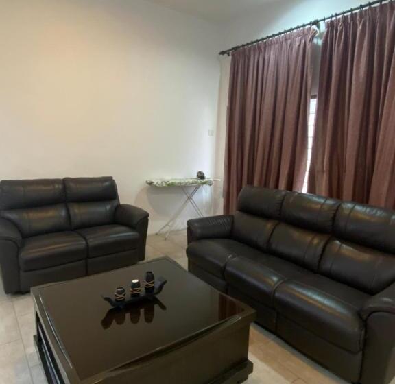 Пансион Raintown Inn Taiping