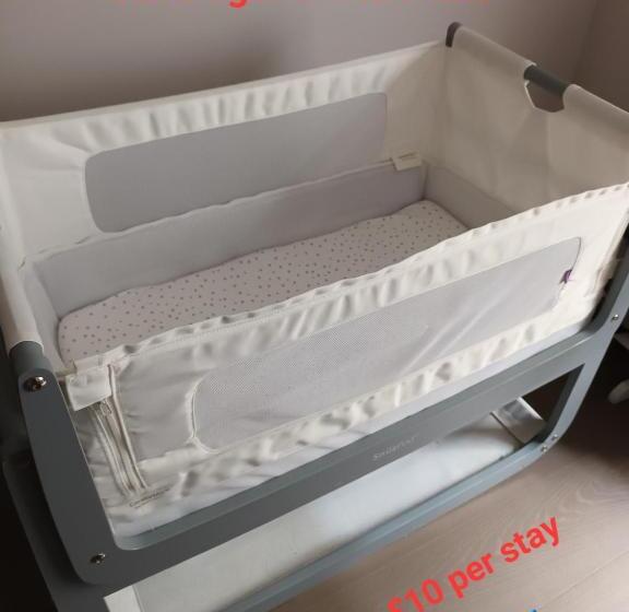 ペンション Room With Luxury Private Bathroom & Independent Entrance, Near Tube