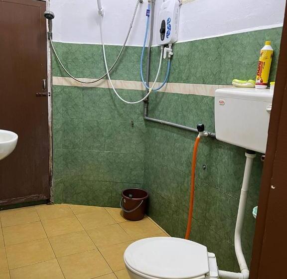 Пансион Roomstay Budget Kuala Terengganu Desa Chendering Private Bathroom