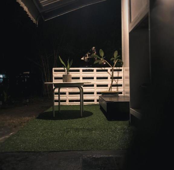 פנסיון Rumapoko Guesthouse