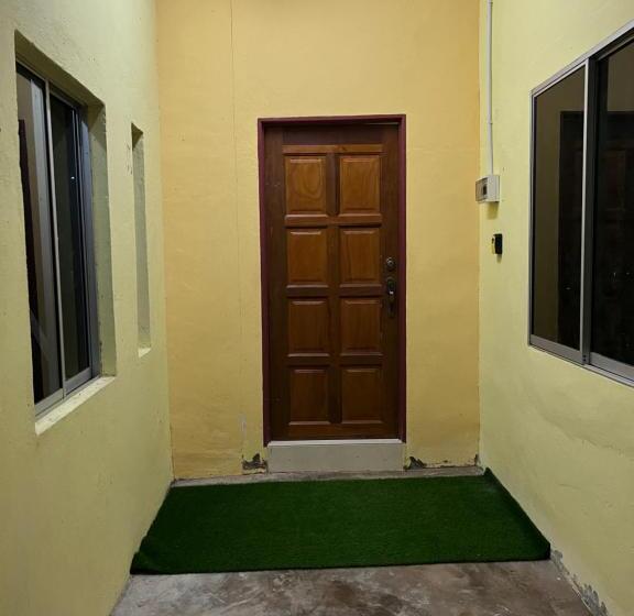 膳宿费 Smz Café & Homestay   Self Check In