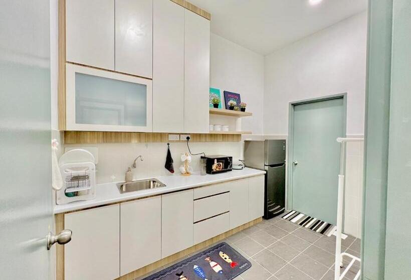 膳宿费 The Palace Guest House, Seri Gading Batu Pahat