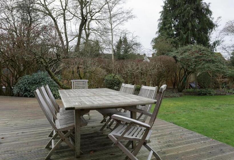 Pound Orchard Bed And Breakfast