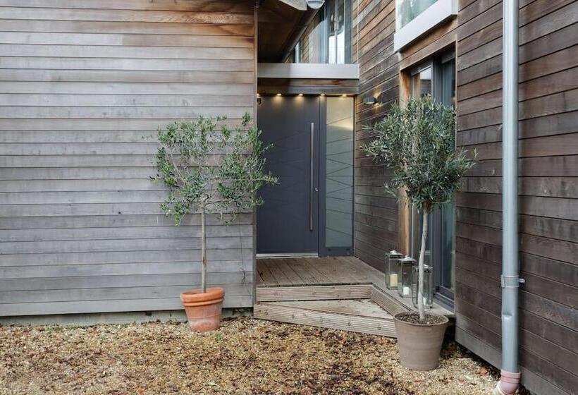 Pound Orchard Bed And Breakfast