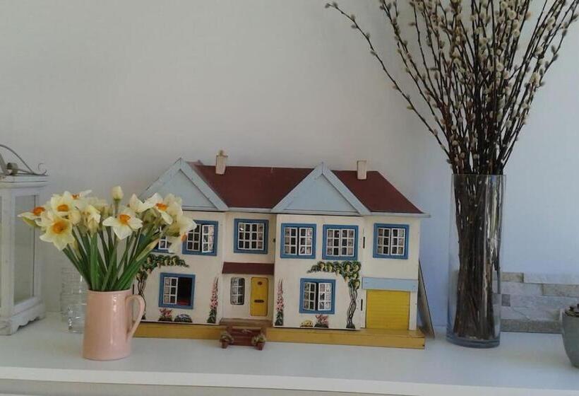 Pound Orchard Bed And Breakfast