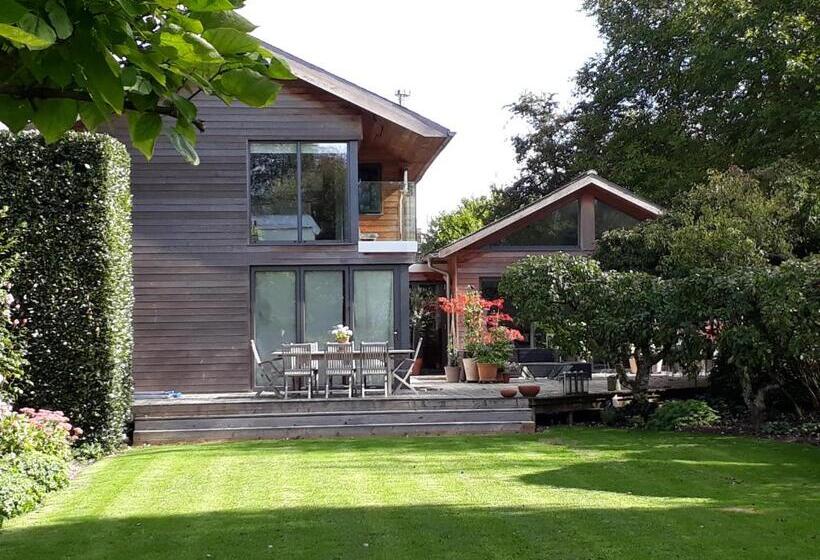 Pound Orchard Bed And Breakfast