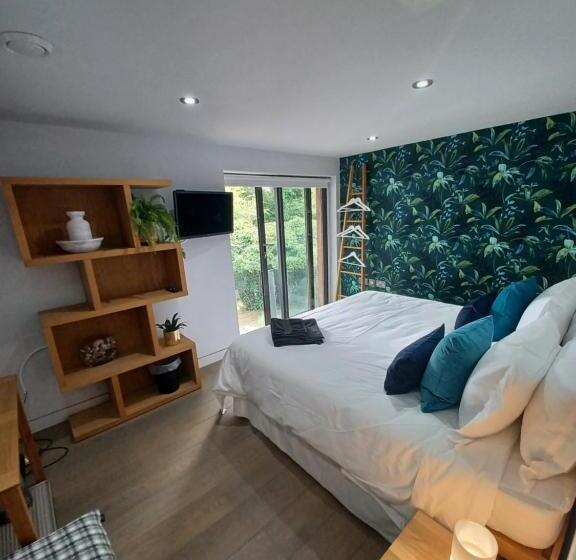 Pound Orchard Bed And Breakfast