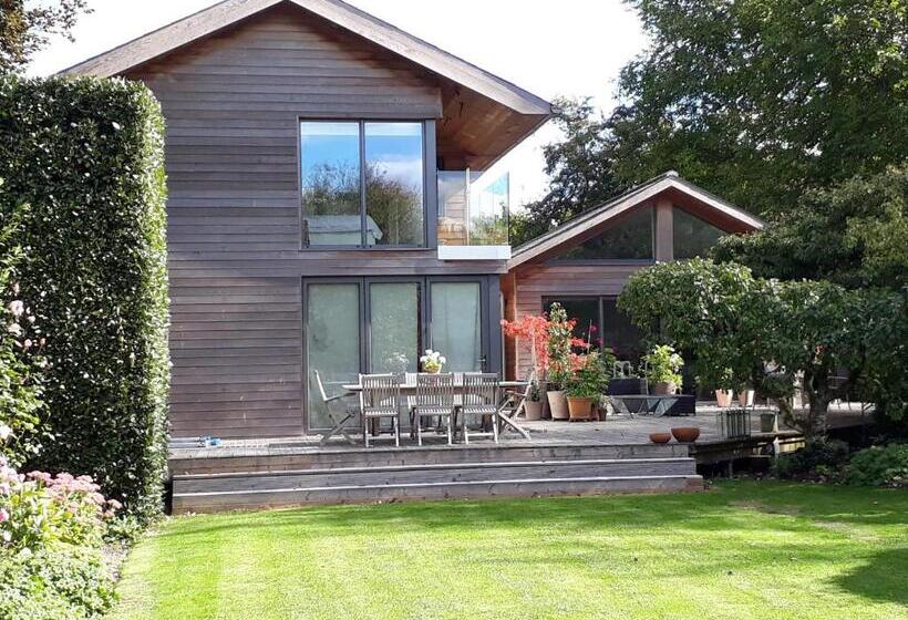 Pound Orchard Bed And Breakfast