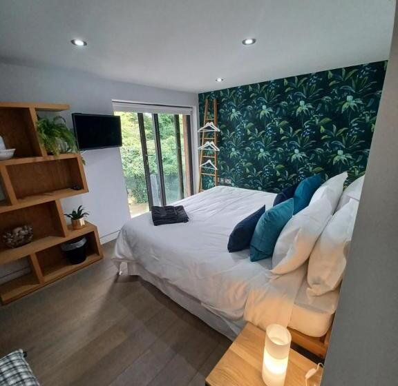 Pound Orchard Bed And Breakfast