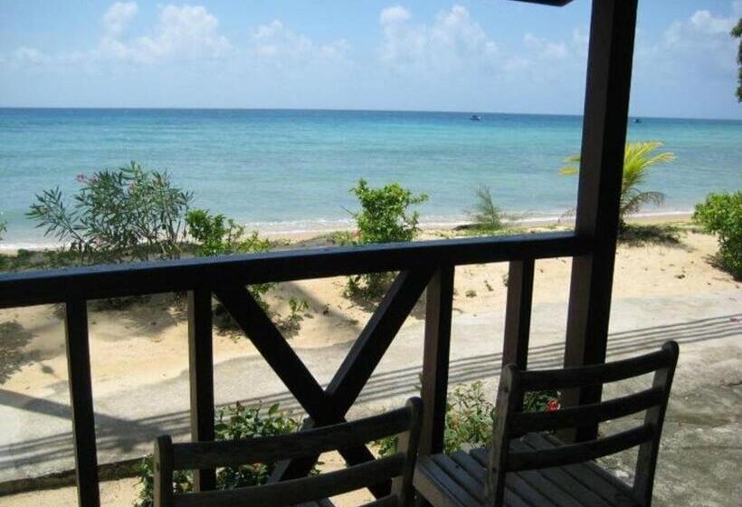 استراحتگاه Dumba Bay Tioman