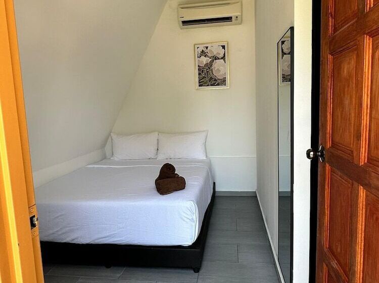 אתר נופש Dumba Bay Tioman