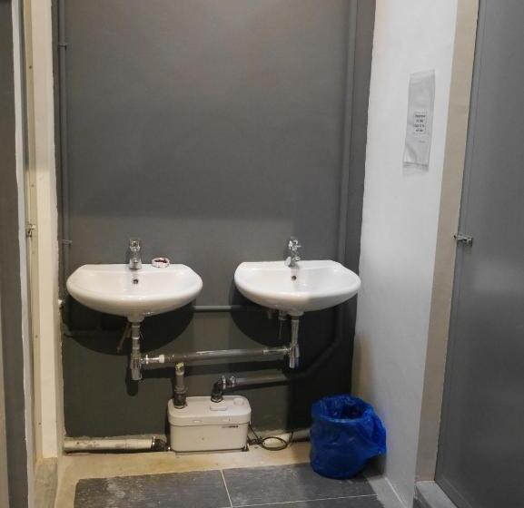 Route Five Hostel Dorm Kuala Selangor