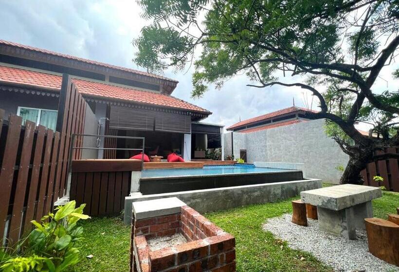 Royale Riviera Resort Private Pool Villas