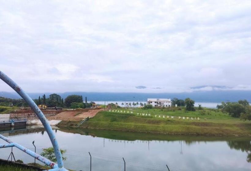 Terinai Tasoh Lake View Resort