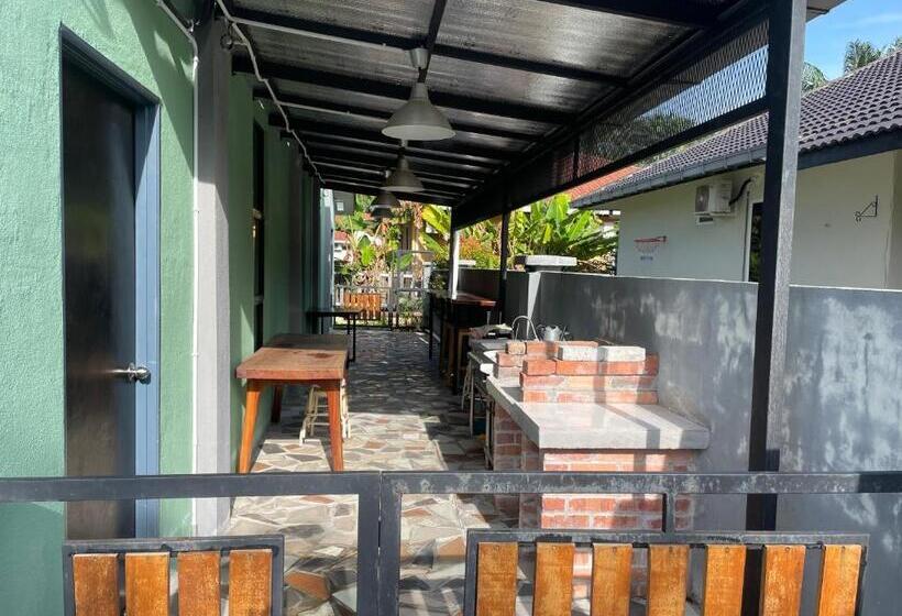 Villa Motel Mas Guesthouse