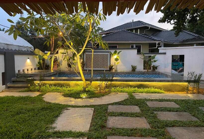 Villa Motel Mas Guesthouse