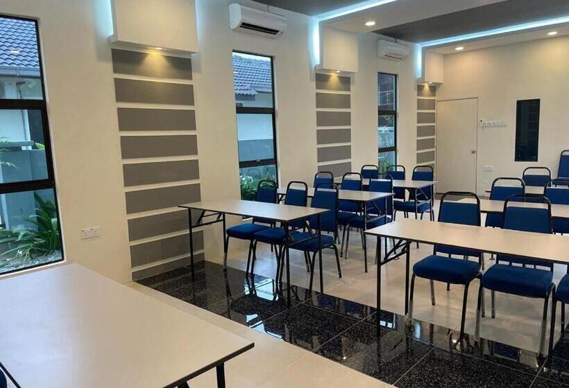 Villa Motel Mas Guesthouse