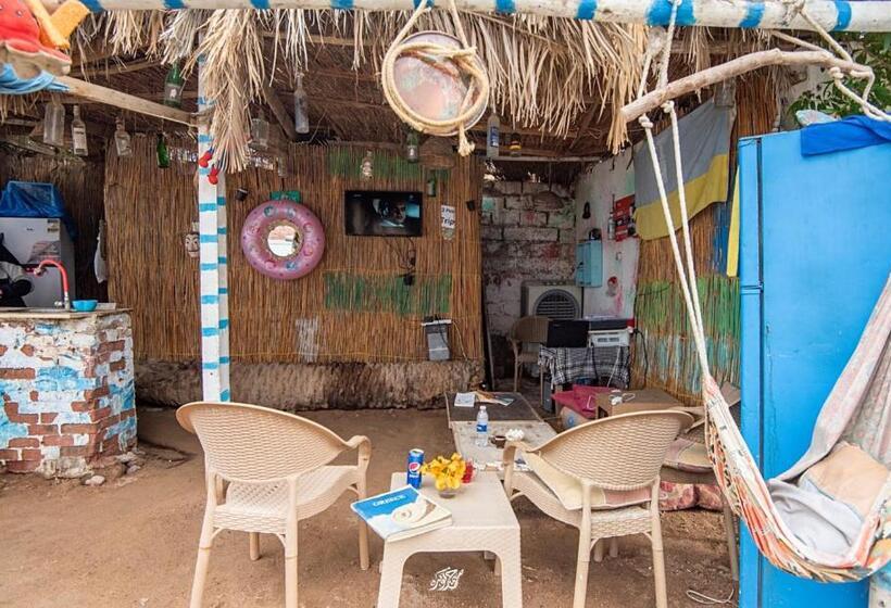 هاستل Greek Economy