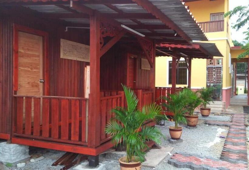 فندق صغير Chalet Kb Wakaf Kayu