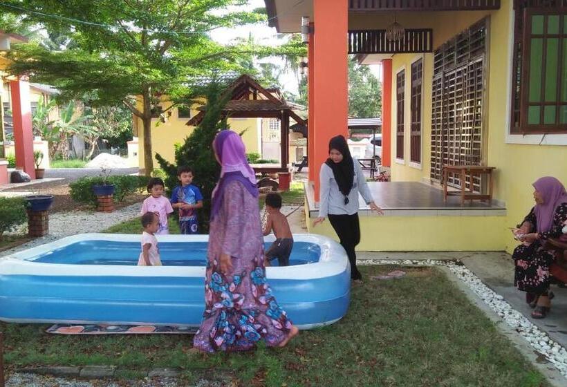 فندق صغير Chalet Kb Wakaf Kayu