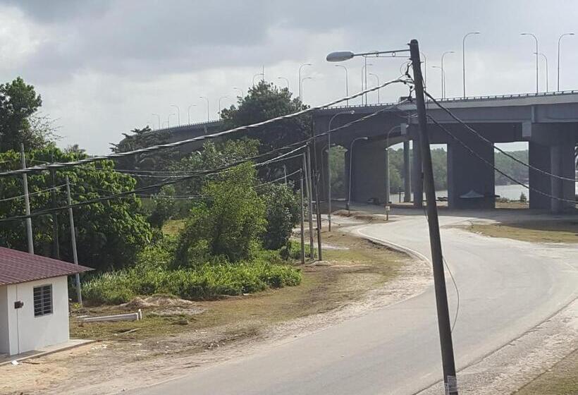 הוסטל Ilhamku Inn