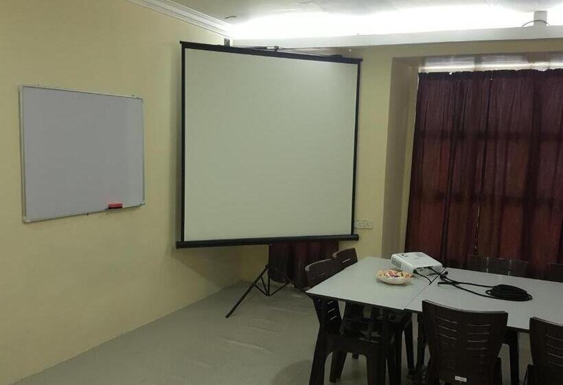 הוסטל Ilhamku Inn