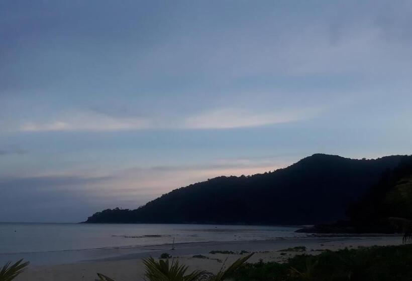 فندق صغير Juara Seaview Chalet, Kampung Juara