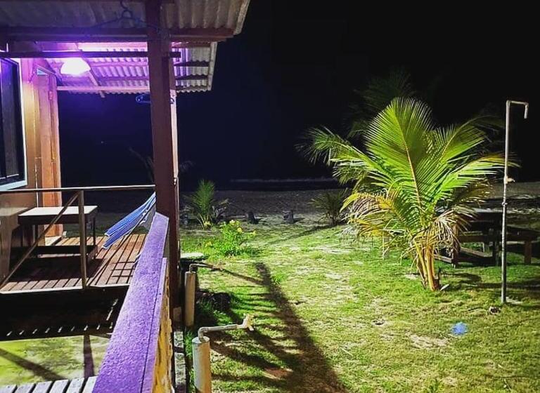فندق صغير Juara Seaview Chalet, Kampung Juara