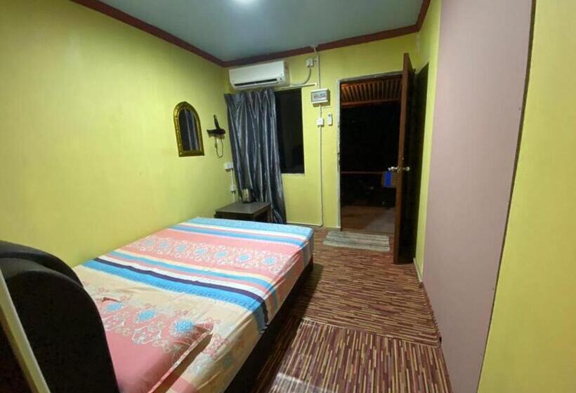 فندق صغير Juara Seaview Chalet, Kampung Juara