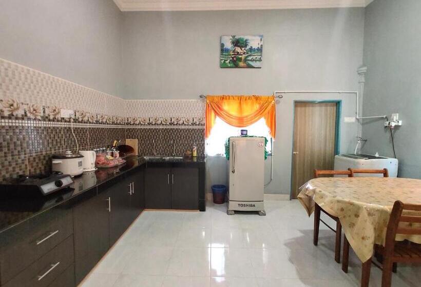 فندق صغير Ku S Roomstay