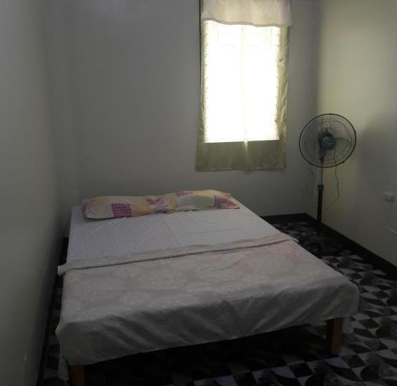 호스텔 Villa Travellers House