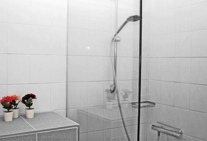 B&b En Vakantiewoningen  T Wienhoes