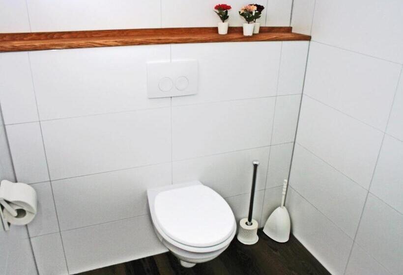 B&b En Vakantiewoningen  T Wienhoes