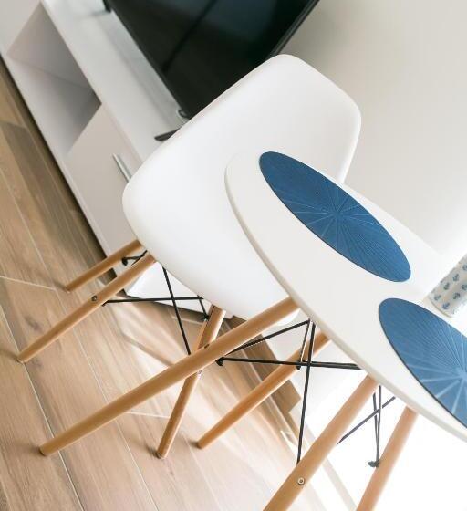 민박 Anchor Apartman By Hellobalatonlelle