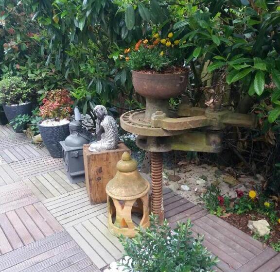 مبيت وإفطار Chez Les Dom’s